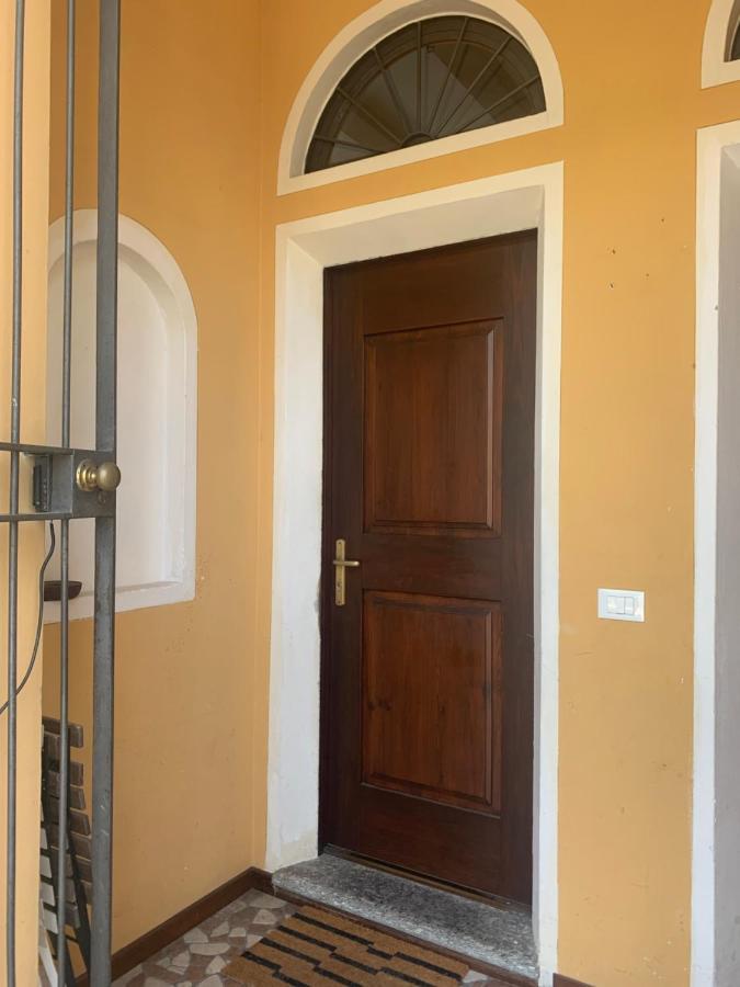 La Maison Des Lions Appartamenti Vacanze Accesso Diretto Alla Spiaggia Localita Amore Cannobio Exterior foto