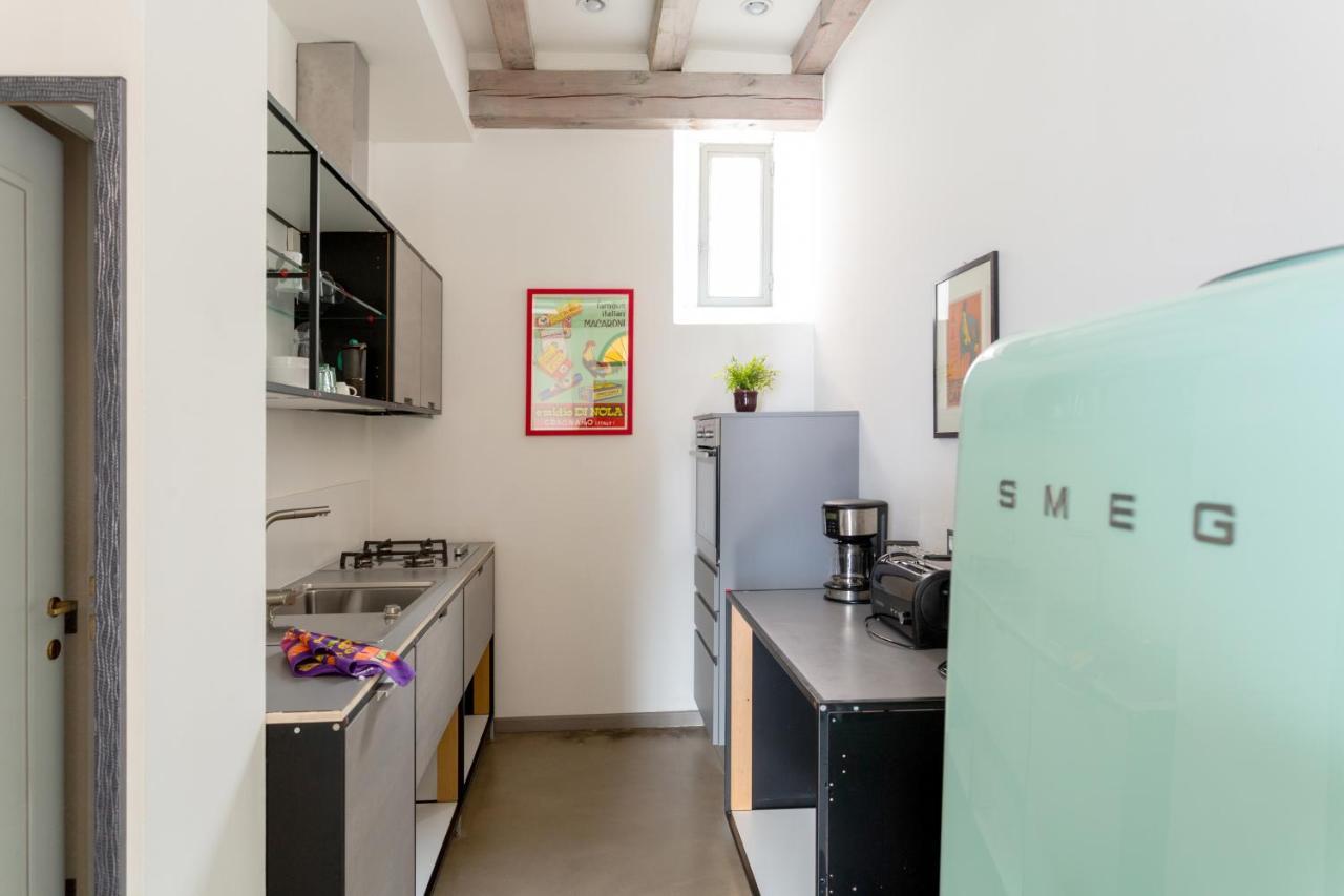 La Maison Des Lions Appartamenti Vacanze Accesso Diretto Alla Spiaggia Localita Amore Cannobio Exterior foto